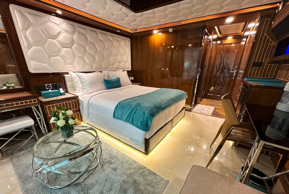 Orchid Overnight Superyacht
