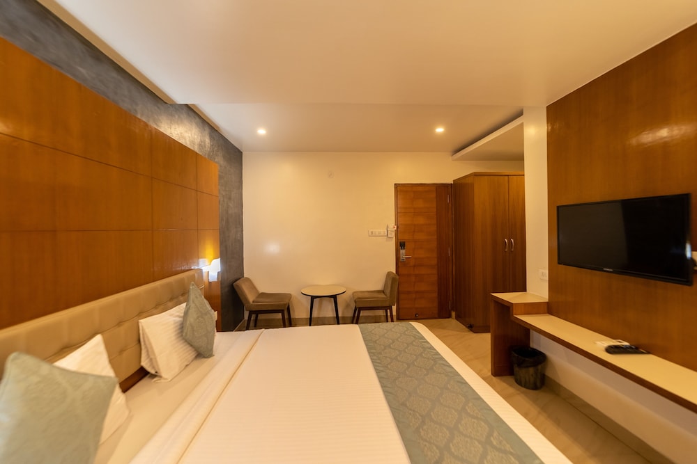 Tetrad Hotel - International Airport Road Hebbal