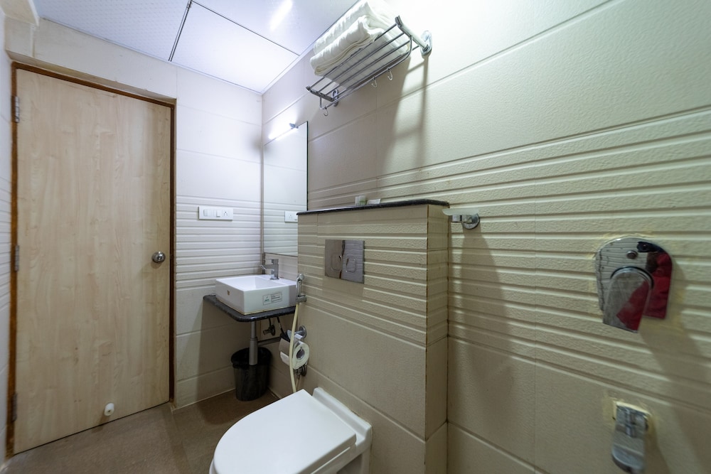 Tetrad Hotel - International Airport Road Hebbal