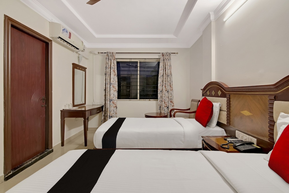 Capital O 11148 Amethyst Business Hotel