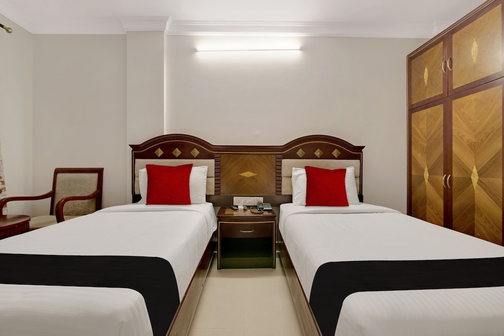 Capital O 11148 Amethyst Business Hotel
